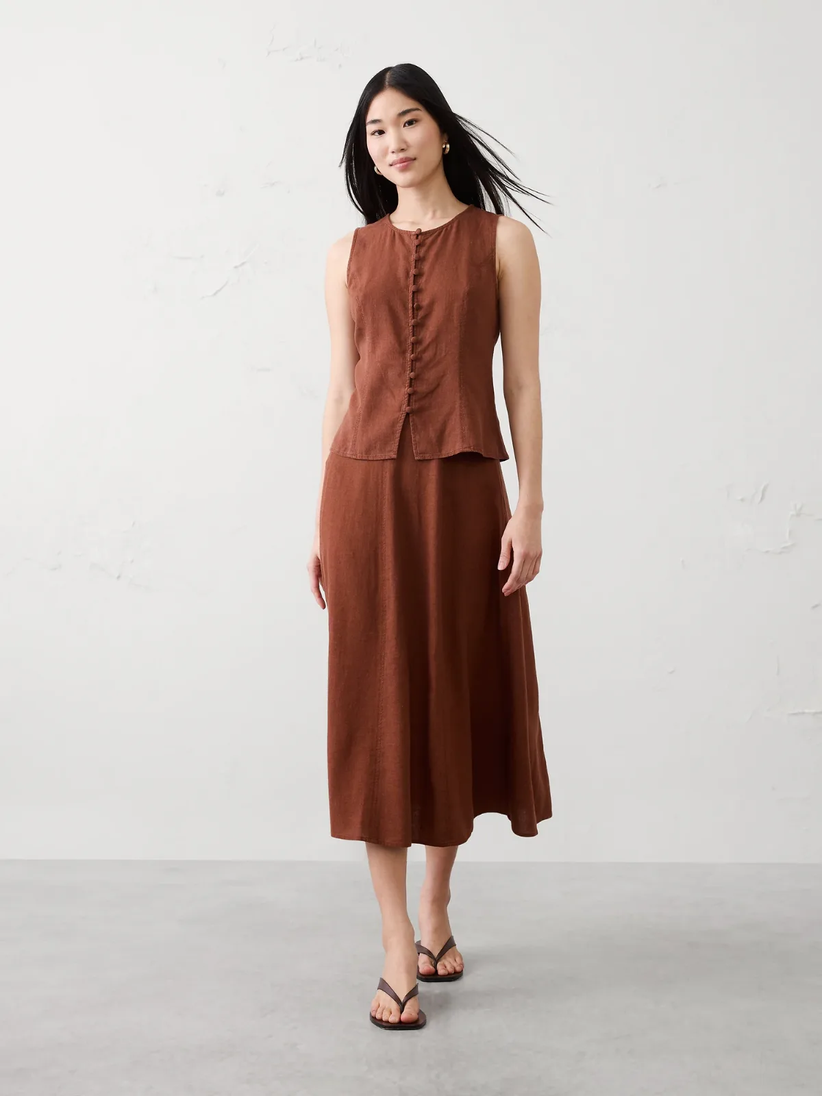 Linen-Blend Seamed Midi Skirt by Banana Republic