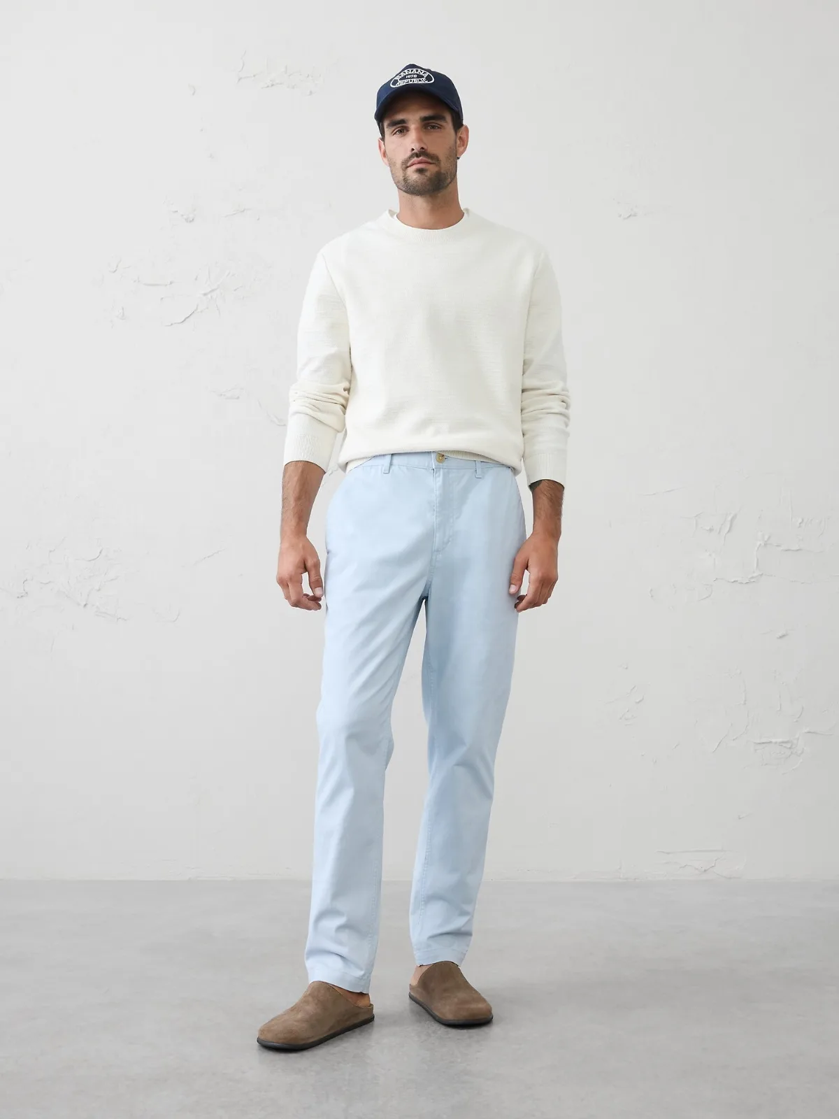 Athletic-Fit Summerweight Chino