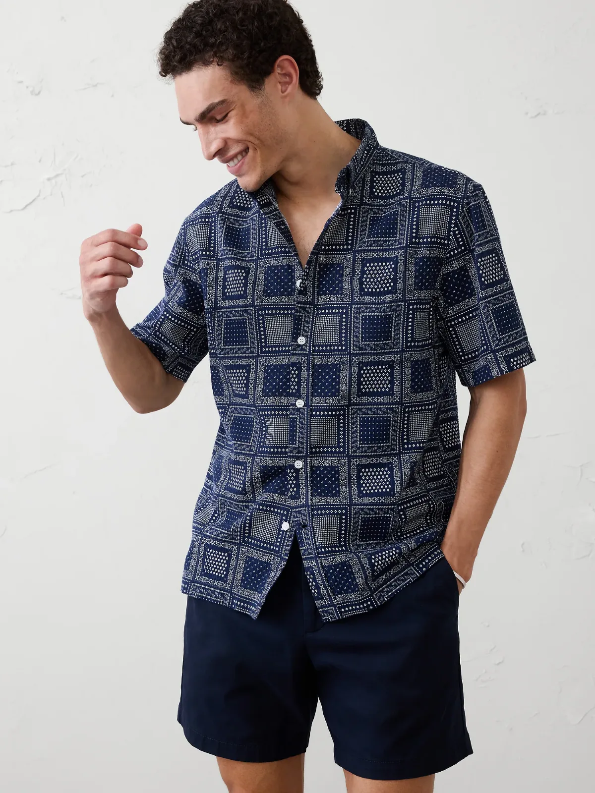 Standard-Fit Seersucker Shirt