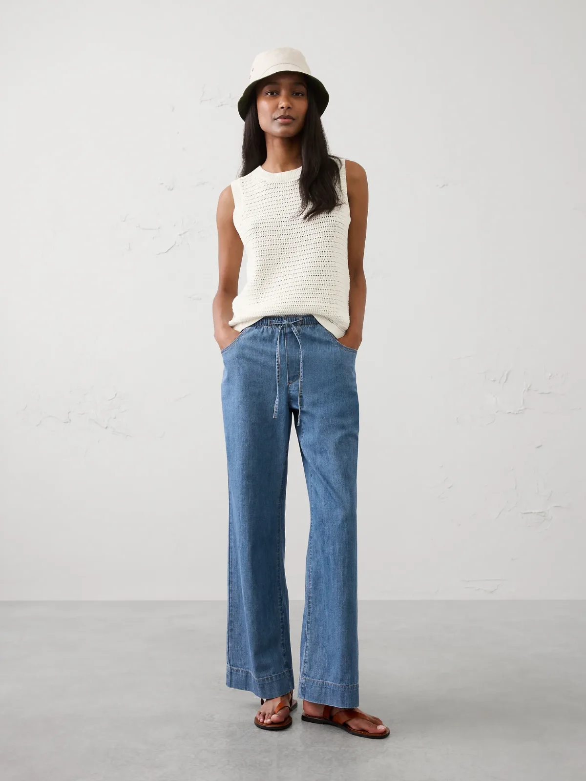 Wide-Leg Mid-Rise Summerweight Pull-On Jean