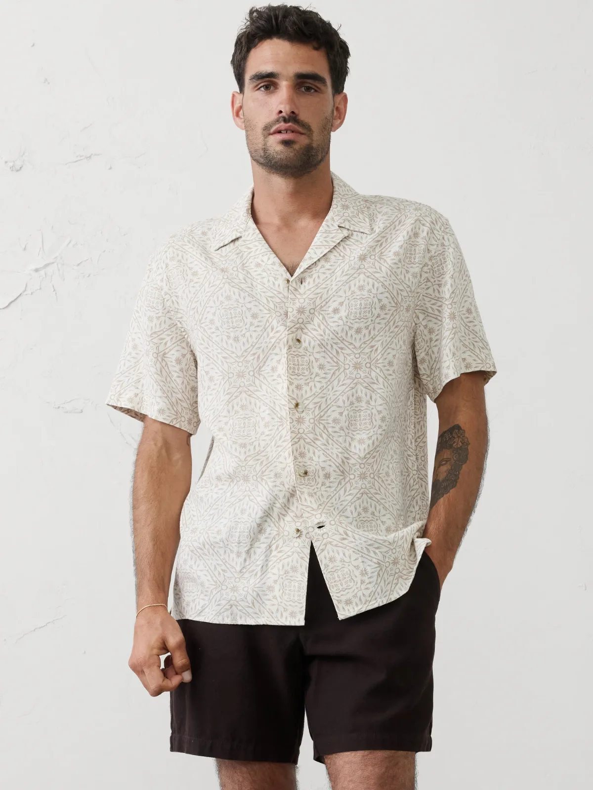 Standard-Fit Linen-Blend Resort Shirt