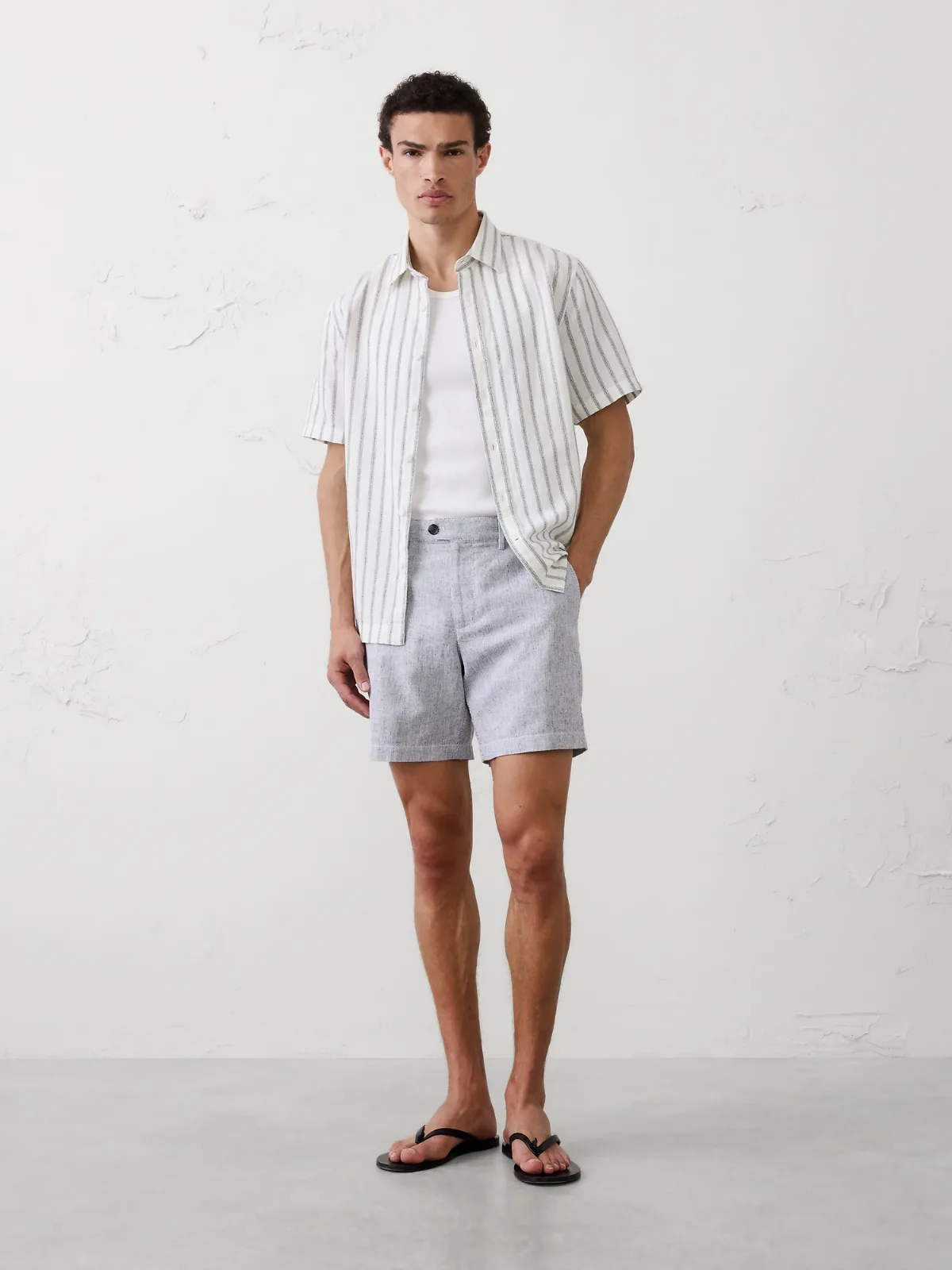 Standard-Fit 7" Linen-Blend Short by Banana Republic