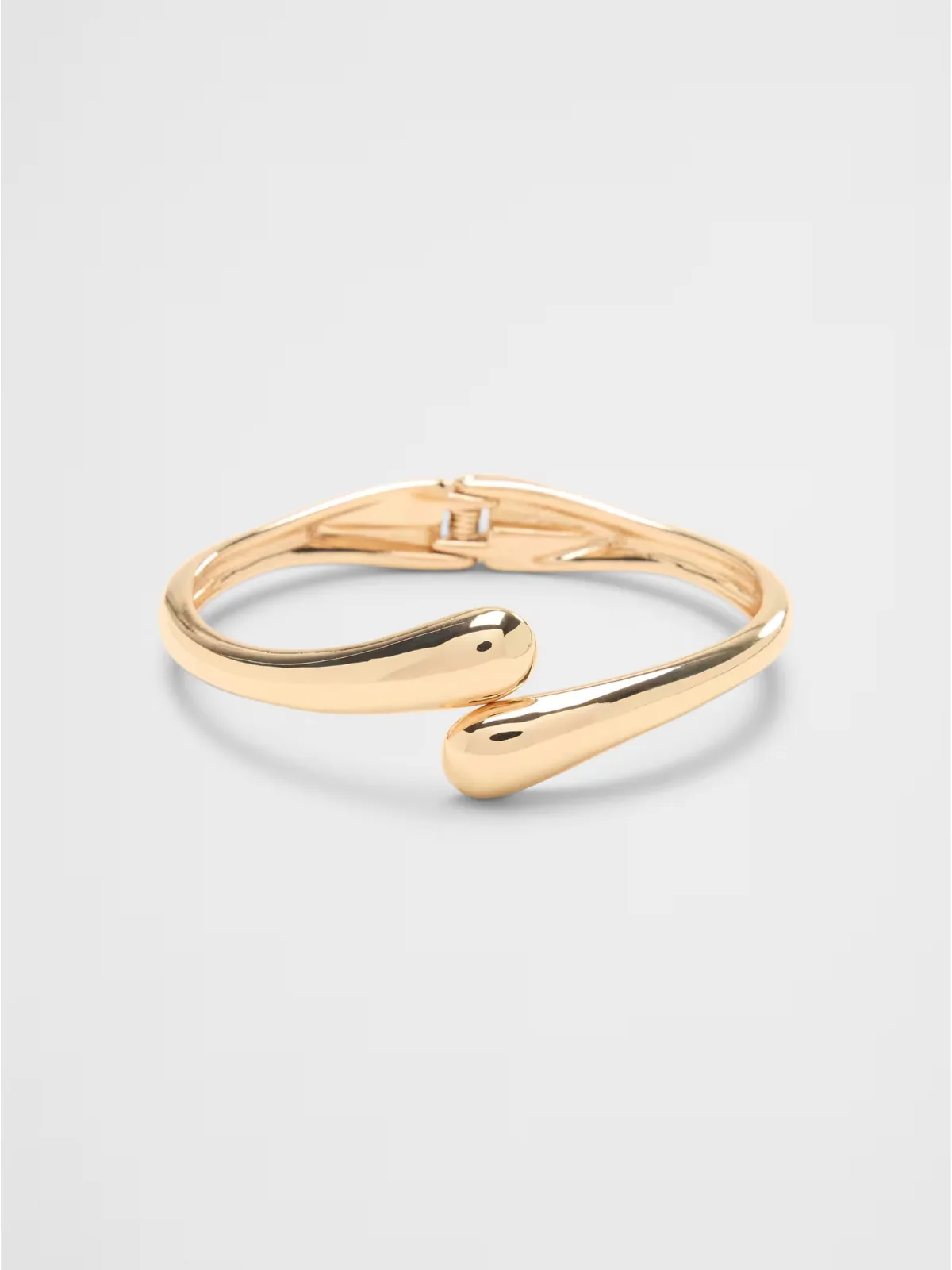 Modern Curved Cuff