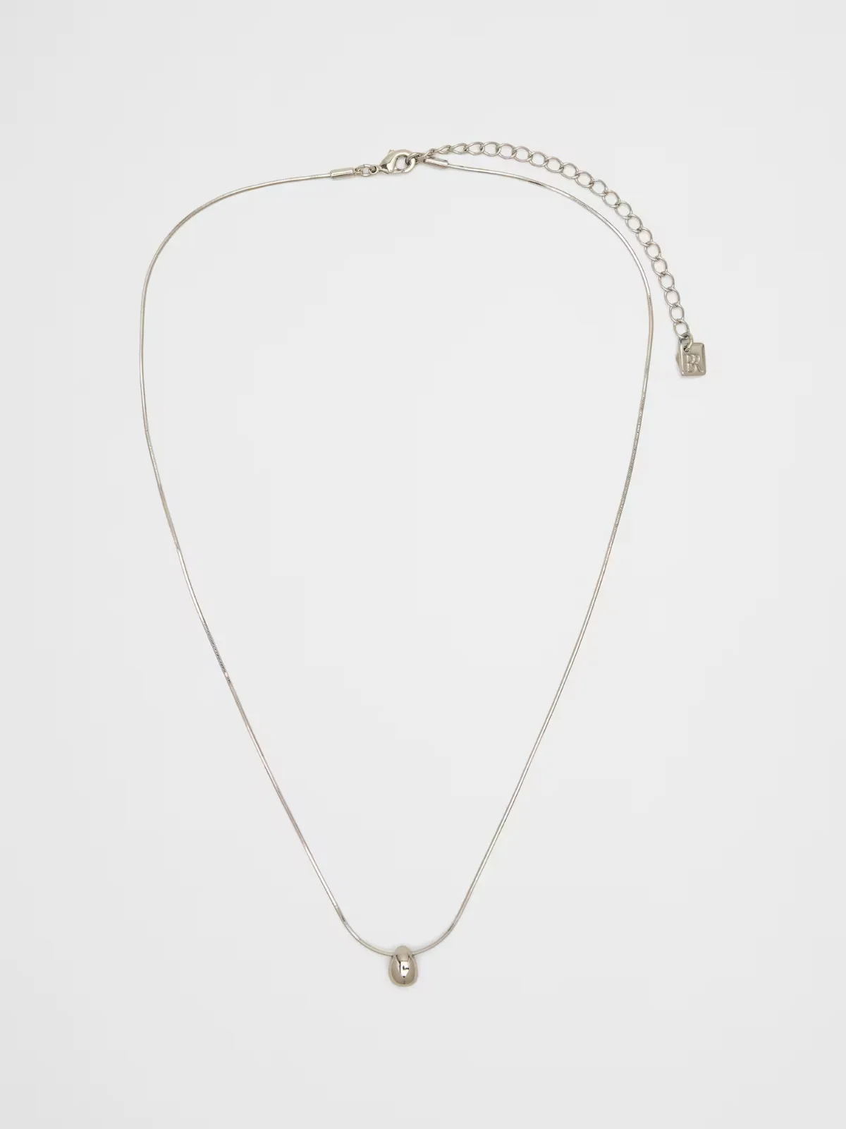 Single Layer Solid Pendant Necklace