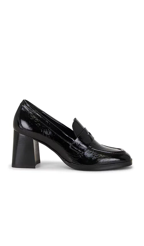 Vera Loafer by Stuart Weitzman