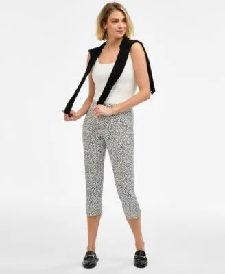 Printed Pull on Capri Pants by JM Collection