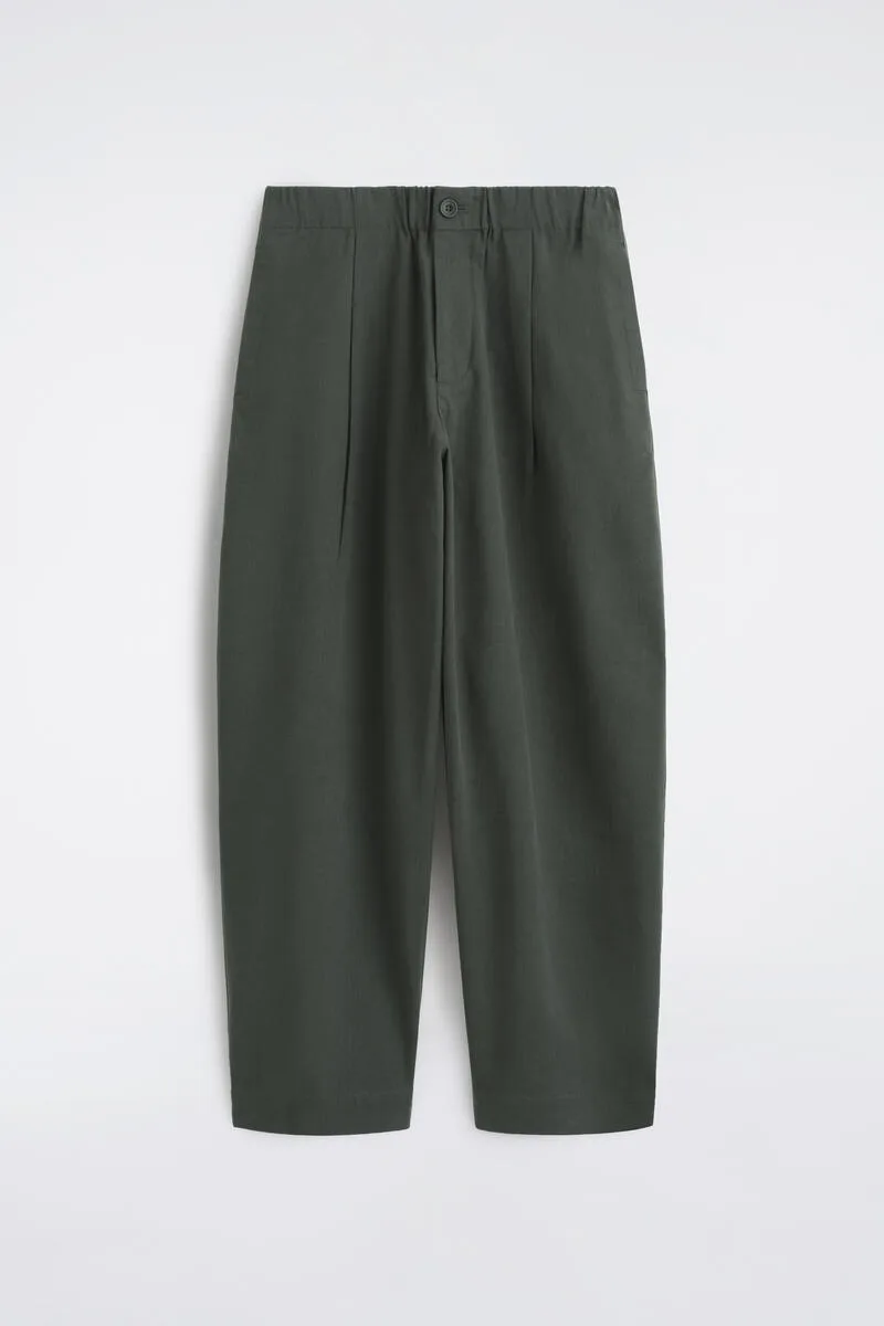Pleated Relaxed-Fit Barrel-Leg Pants