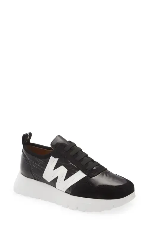 Sport Sneaker by Wonders