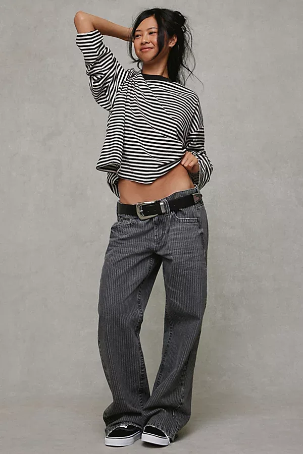 Kayla Printed Low-Rise Jeans by BDG