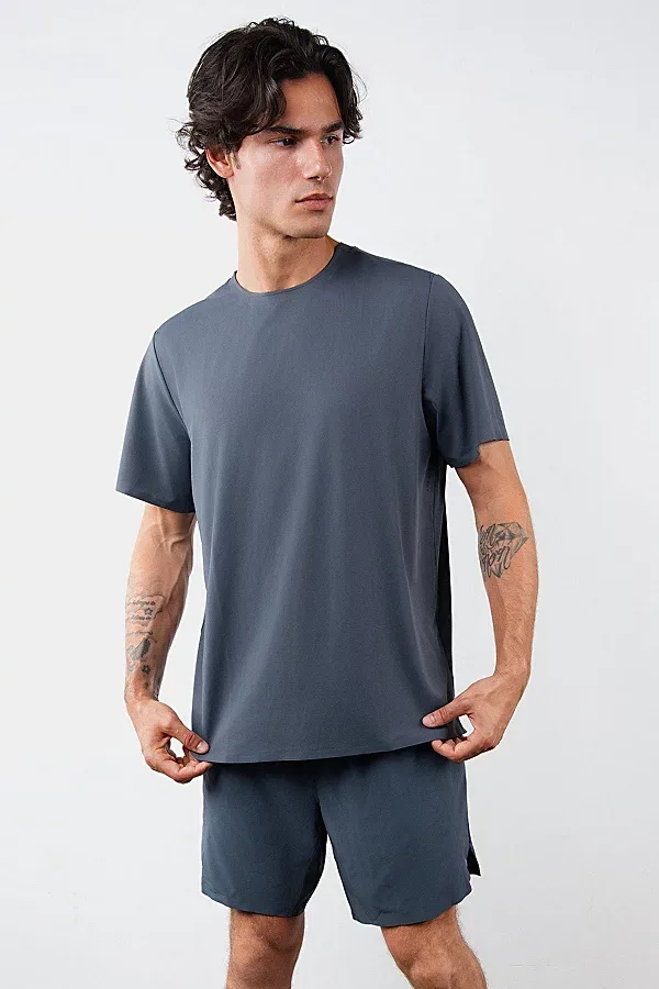 Zephyr Tee by Vitality