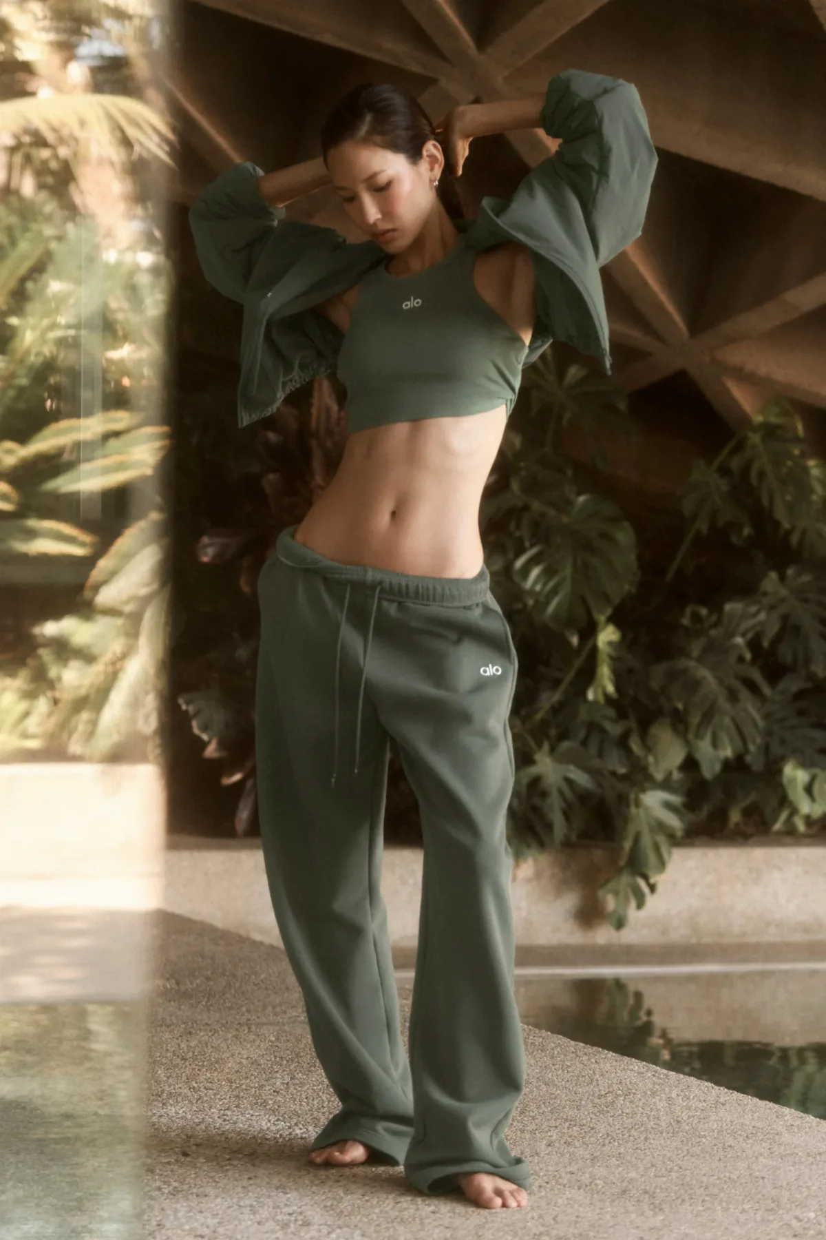 Accolade Straight Leg Sweatpant by Alo
