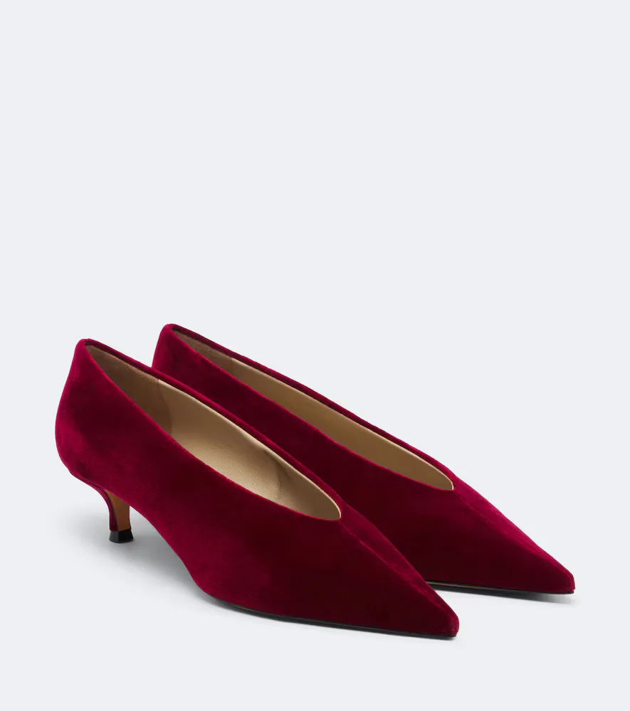 Babouche Velvet Pumps by Le Monde Beryl