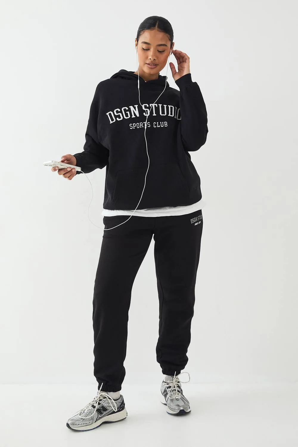 Dsgn Studio Applique Oversized Jogger Pants by boohoo