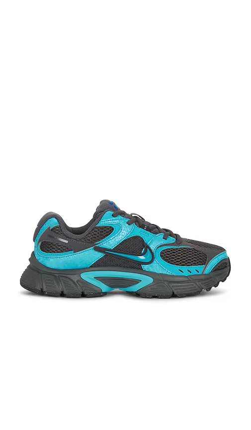V5 Rnr Sneaker by Nike