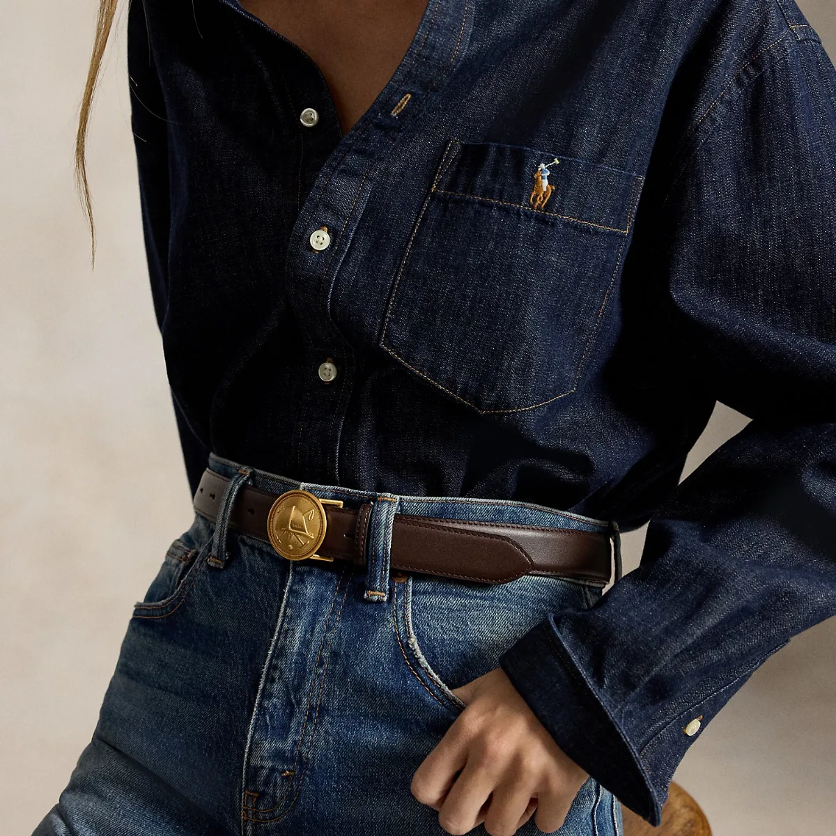 Crest Plaque-Buckle Leather Belt