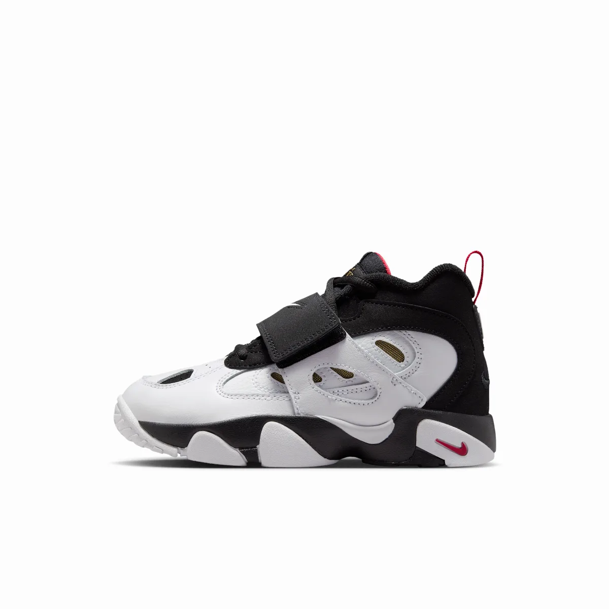 Diamond Turf II Shoes by Nike