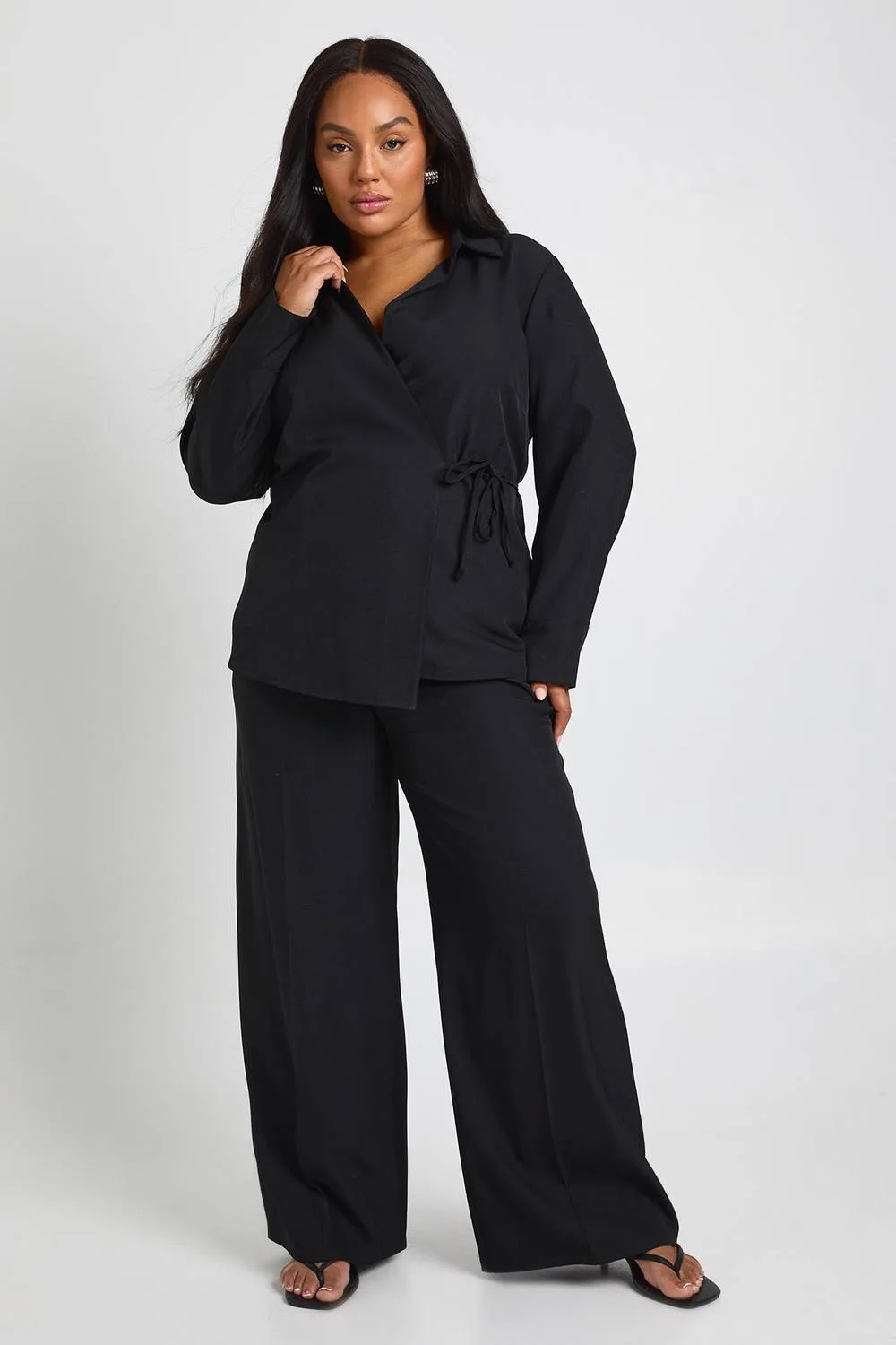 Woven Pleated Wide Leg Trouser by boohoo