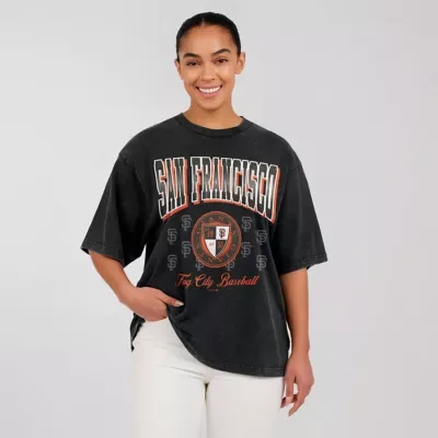 WEAR by Erin Andrews MLB San Francisco Giants Oversized Boyfriend T-Shirt by Wear by Erin Andrews
