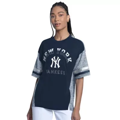 G-III 4Her by Carl Banks MLB New York Yankees Off-Season Oversized Top by G-III