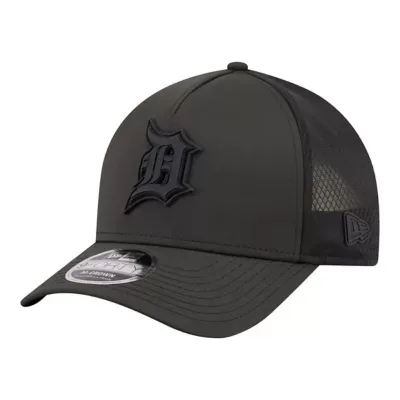 MLB Detroit Tigers Badged M-Crown 9FORTY Trucker Adjustable Hat by New Era