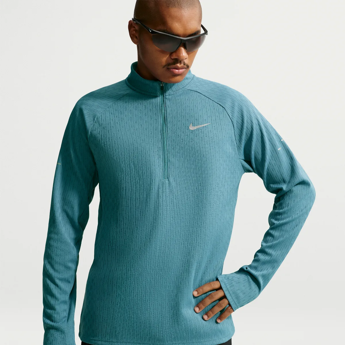 Stride Aero-FIT 1/2-Zip Mid Layer by Nike