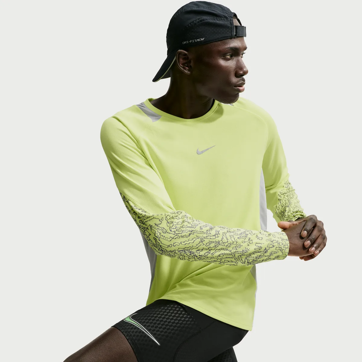 Stride Dri-FIT Winterized Long-Sleeve Running Top