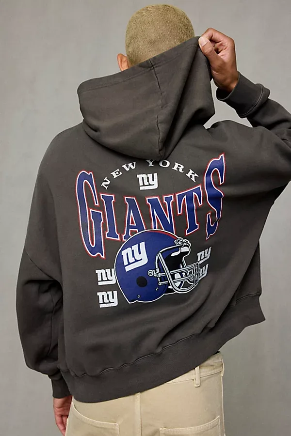 NFL UO Exclusive Team Graphic Boxy Fit Hoodie Sweatshirt
