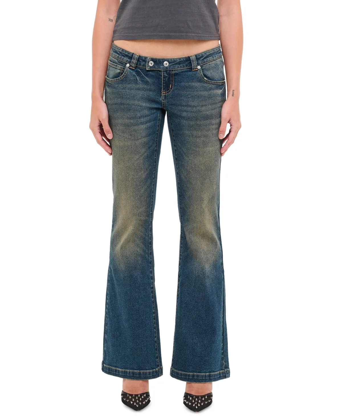 00 Kick Low-Rise Flare Medium-Wash Jeans by Abrand