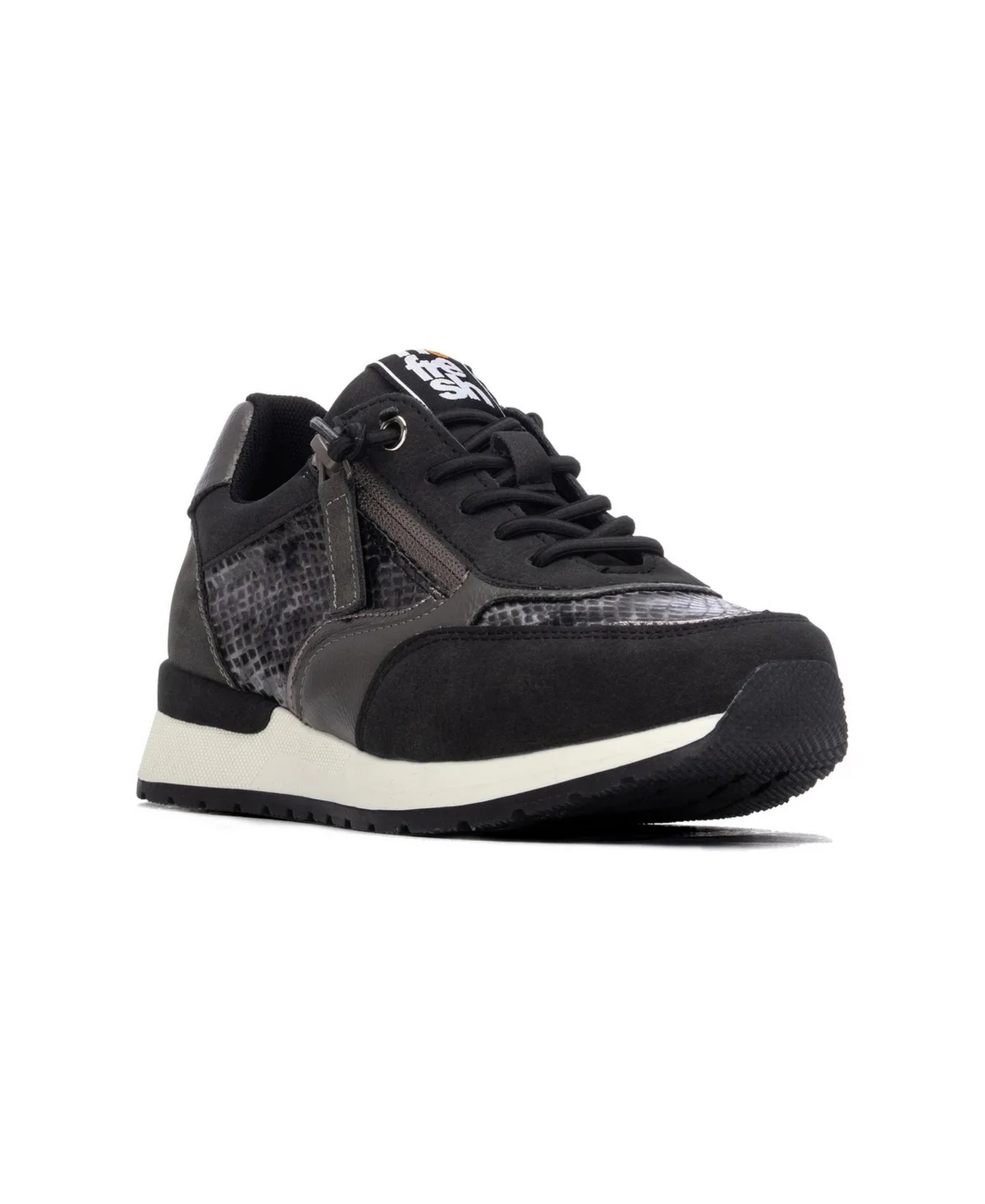 Refresh Collection Slip-Resistant Round-Toe Sneakers by Xti