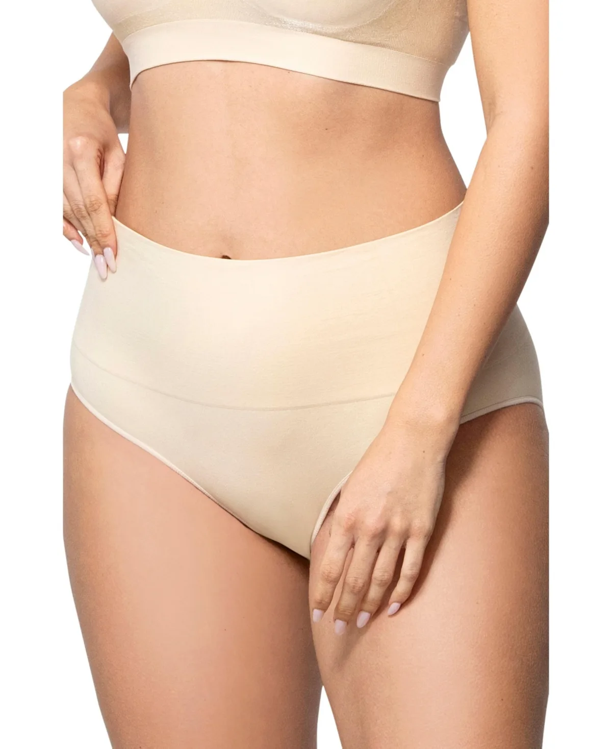 Smoothing at Waist Brief