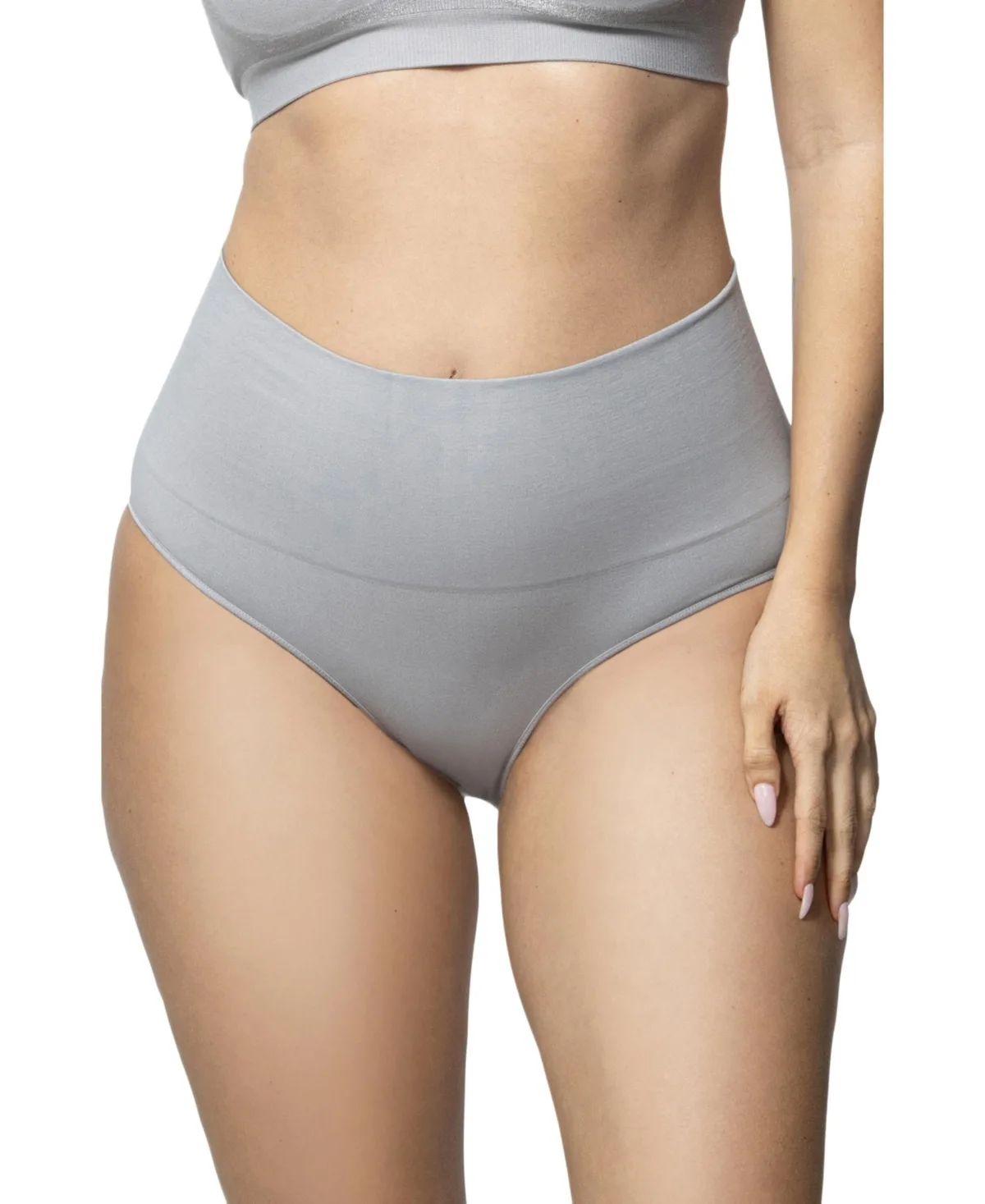 Smoothing at Waist Brief