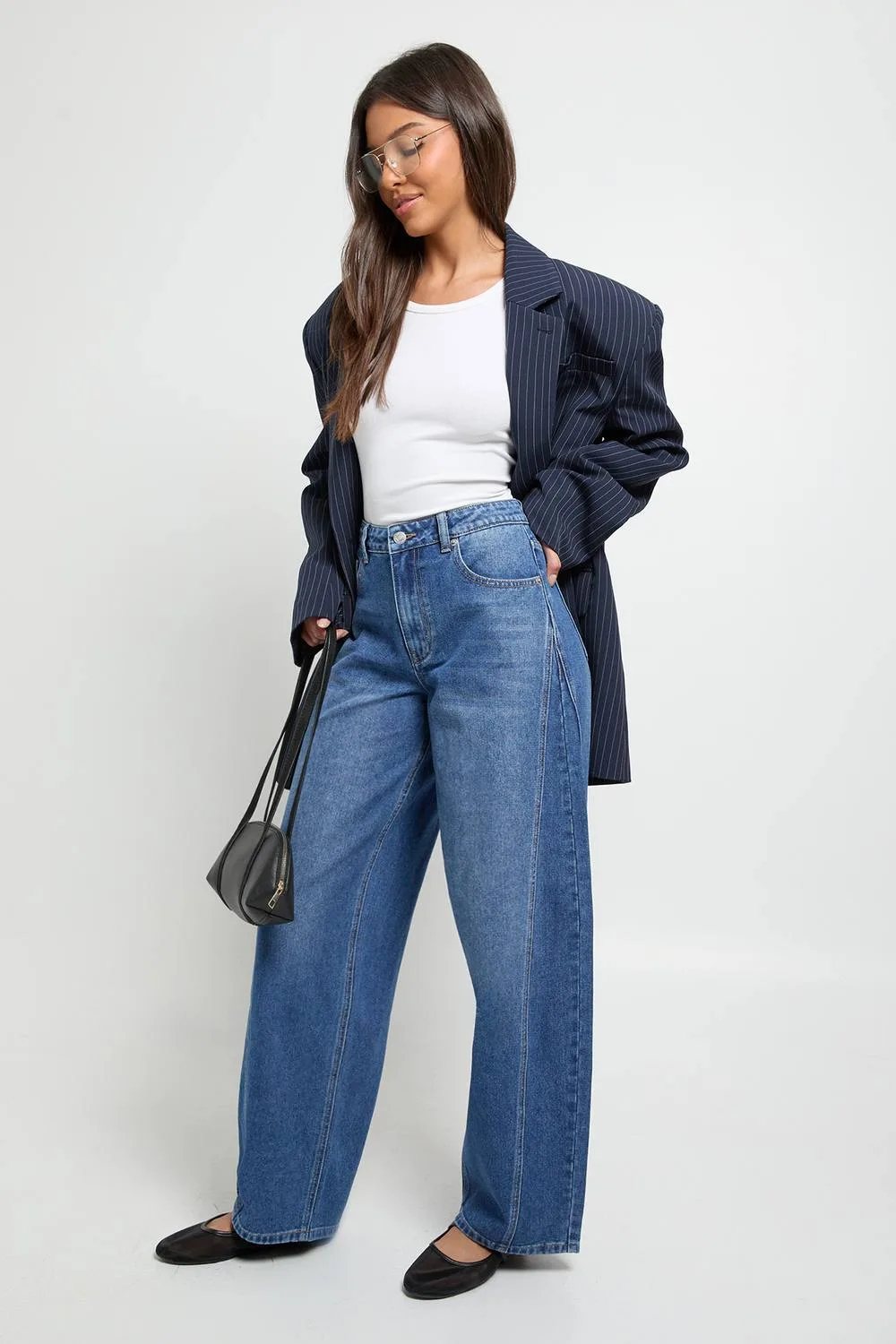 Mid Waist Twisted Seam Barrel Leg Jean