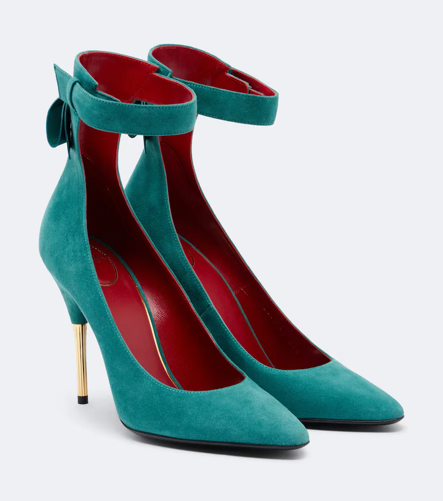 Fatale Bow-Detail Suede Pumps by Valentino Garavani