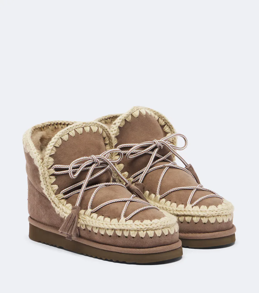 18 Shearling-Lined Suede Lace-Up Boots by Mou