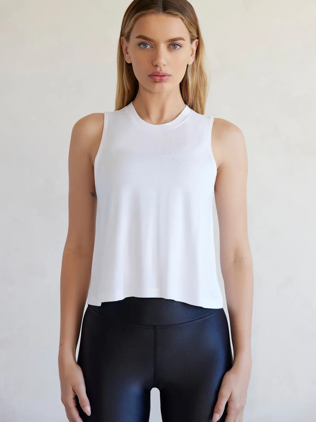 Crop Tank 2.0 by Carbon38