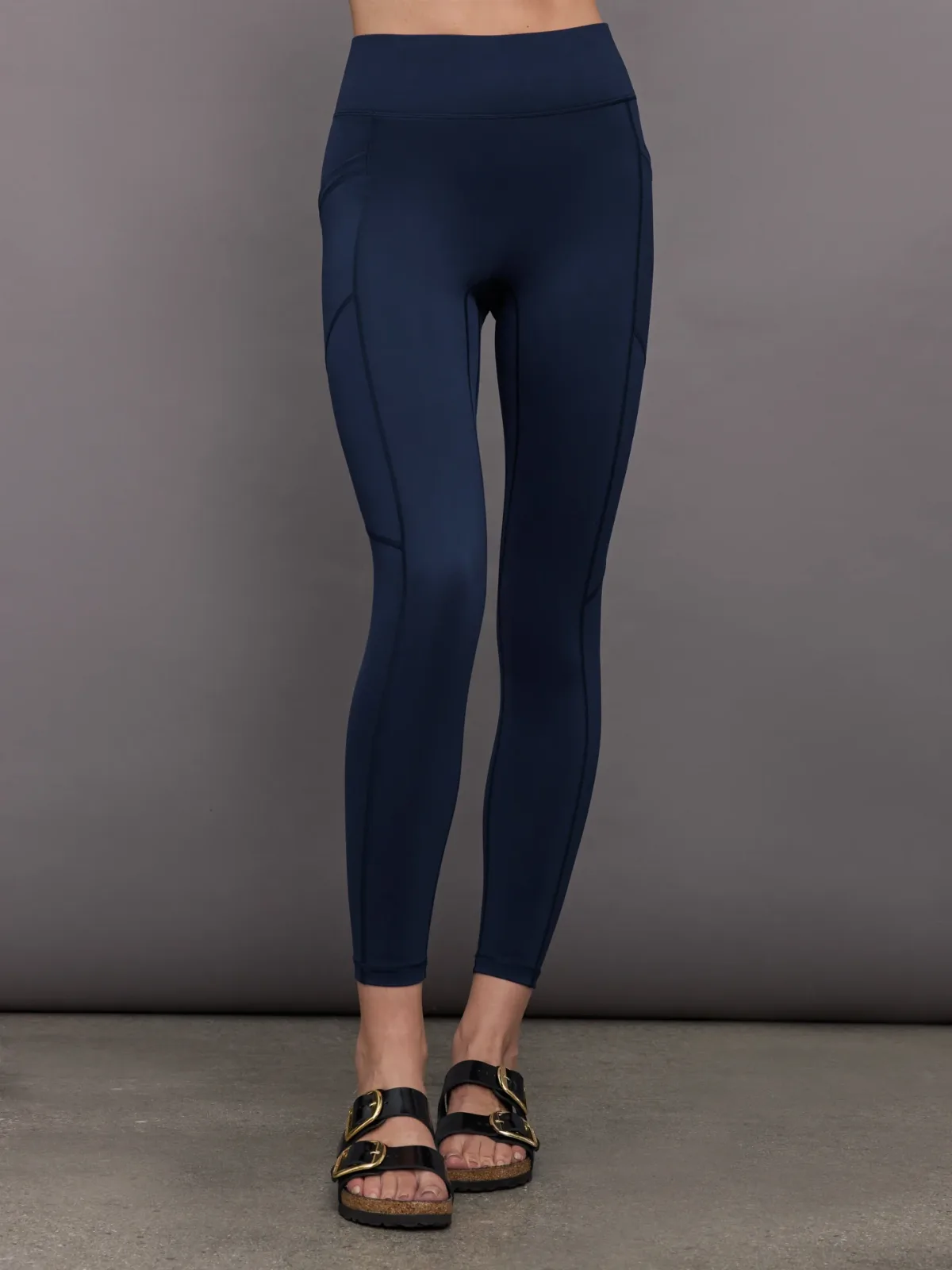 Bandier Center Stage Pocket Legging by Bandier