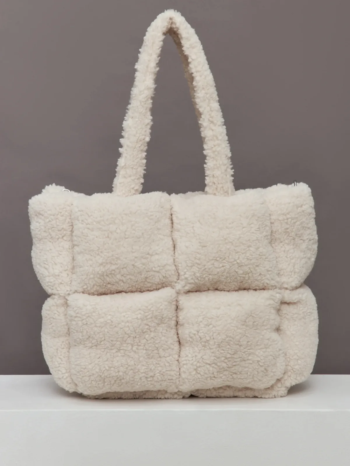 Puffer Bag by Carbon38