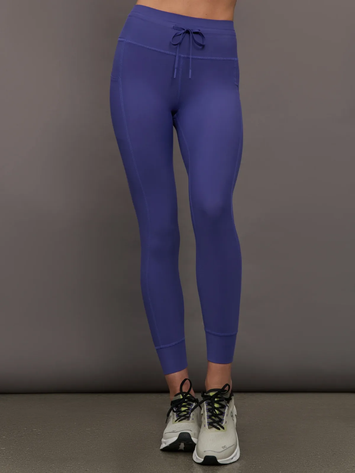 High Rise Sport Pocket Legging in Melt by Carbon38