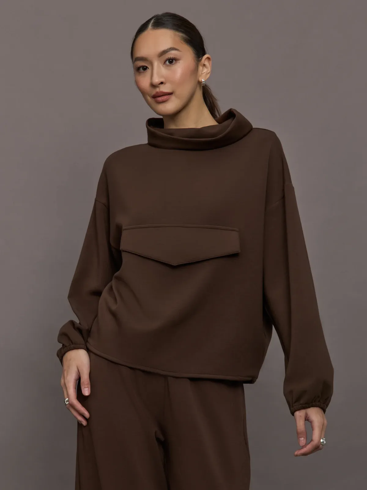 Pullover Sweatshirt in Scuba by Carbon38