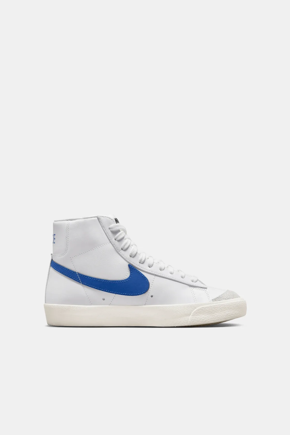 Blazer Mid 77 by Nike