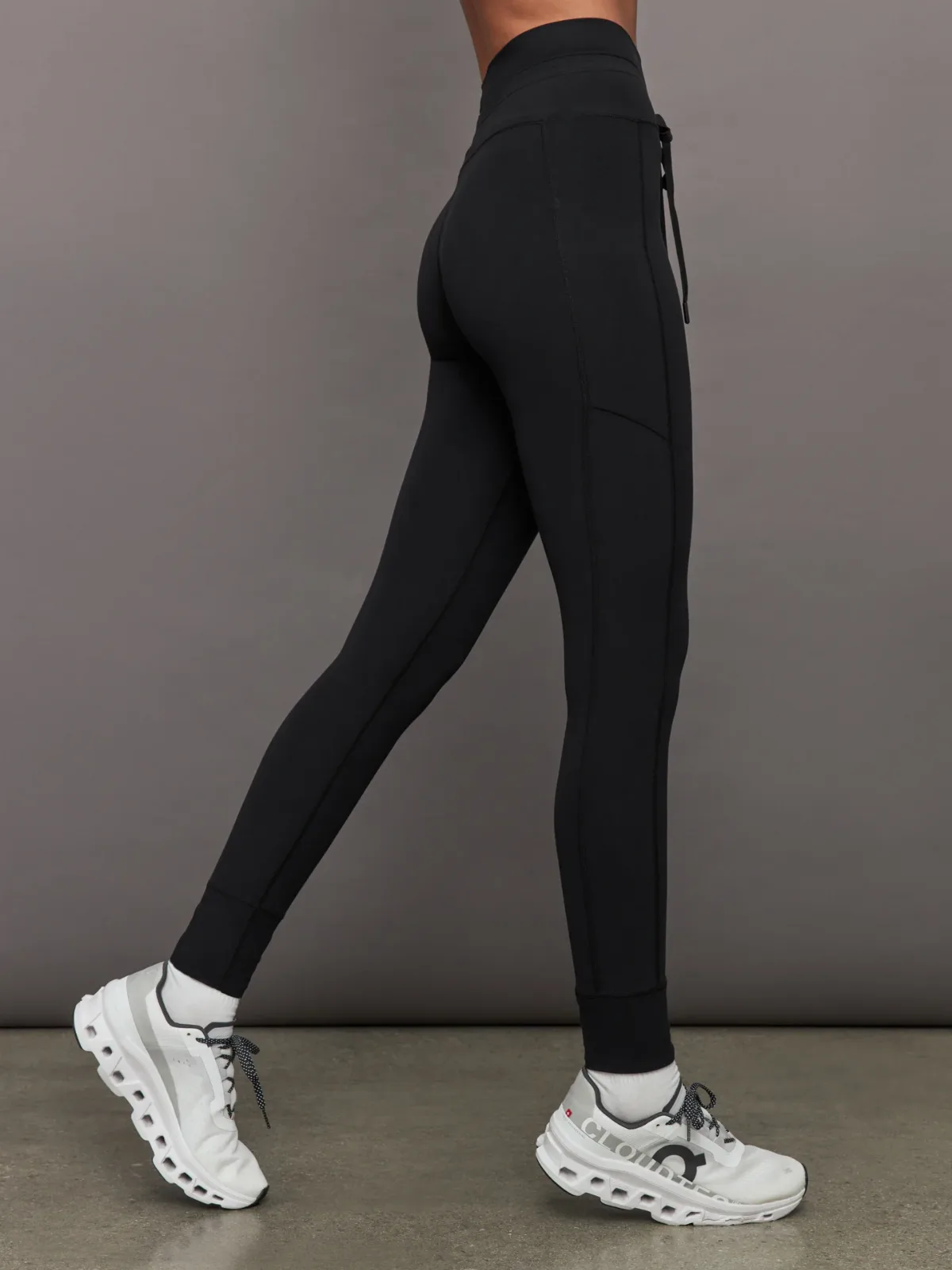 High Rise Pocket Legging in Melt by Carbon38