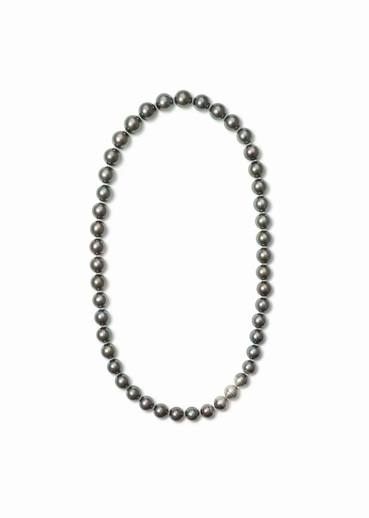 Section Black Pearl Necklace Platinum 900 by Yutai