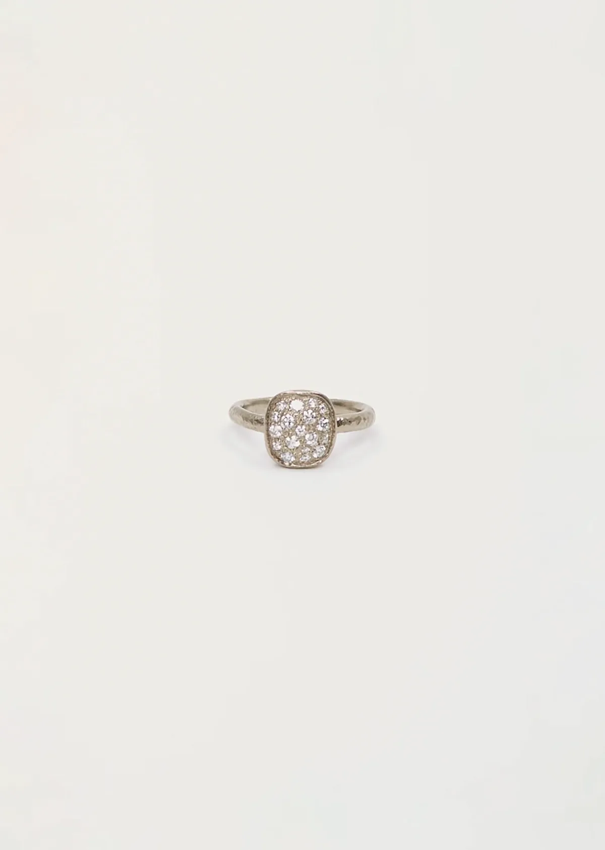 VSL Melee Antique Ring 18k WG by Noguchi Bijoux