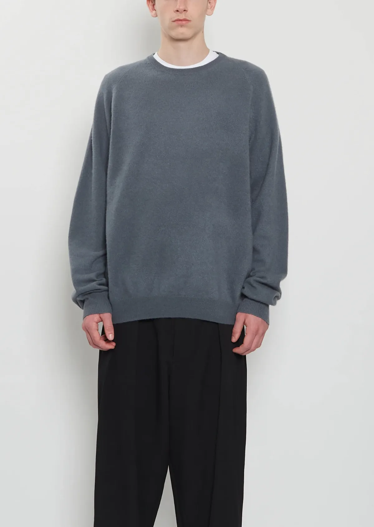 BF R-Neck Cashmere Sweater Gargoyle by Frenckenberger
