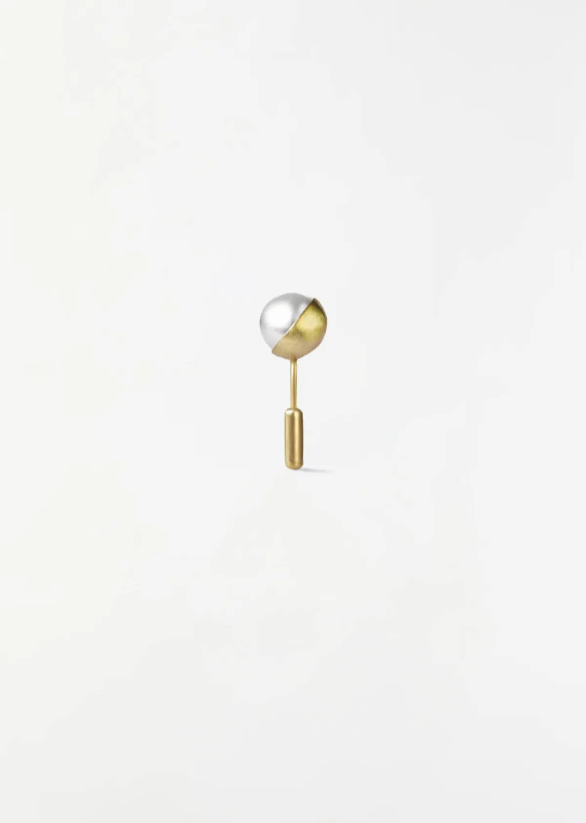 Half Pearl Earring 45 18K Yellow Gold by Shihara