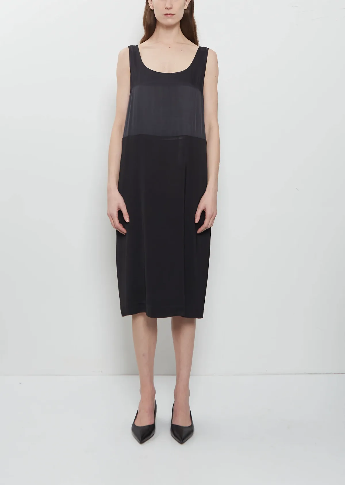 Weighted Scoop Crepe Dress by 6397