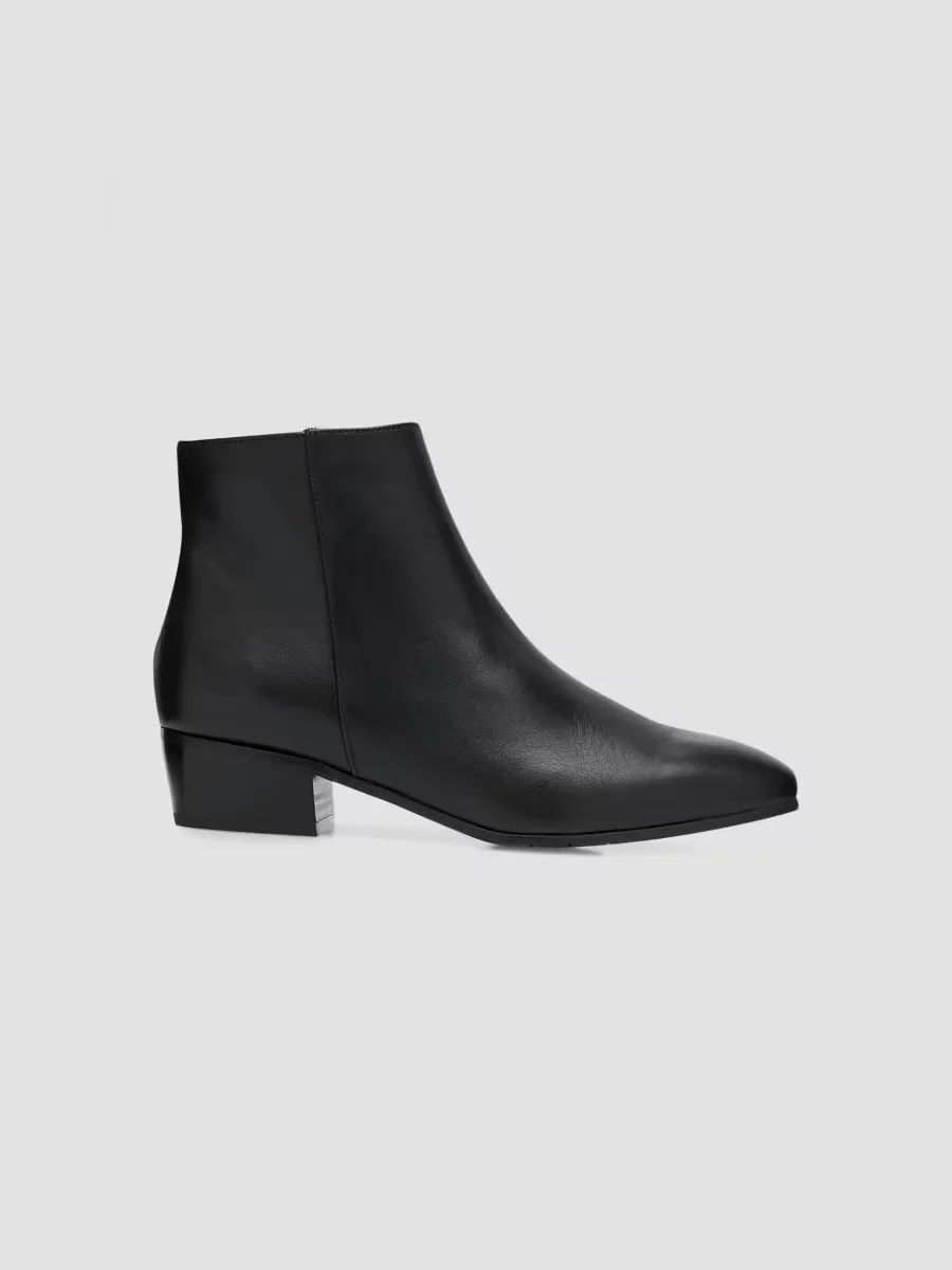 Fuoco Leather Ankle Booties by Aquatalia