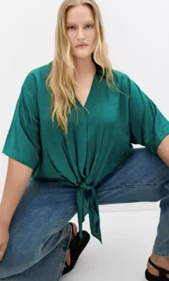 Rosie Short Sleeve Shirt by City Chic