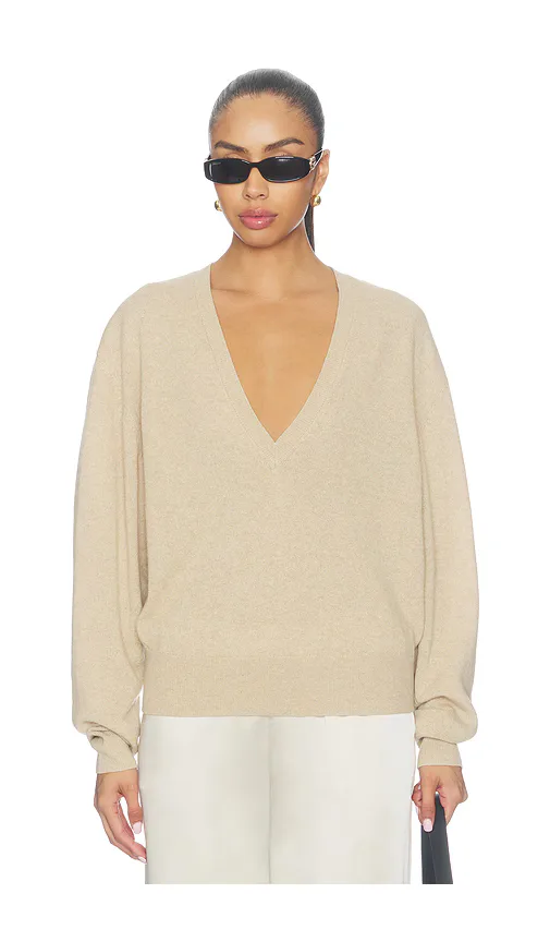 Jayden V Neck by Ronny Kobo
