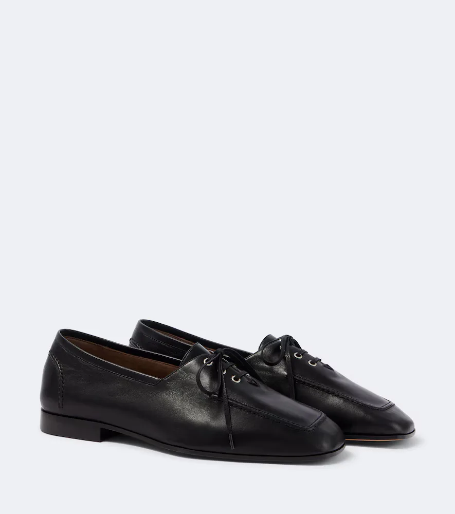 Gino Leather Lace-Up Shoes by Bottega Veneta